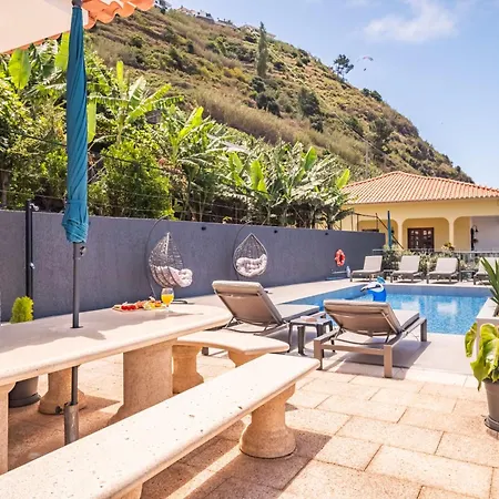 Casa Dos Leoes בית נופש ארקו דה קלחטה