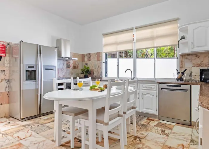 Casa Dos Leoes * Arco da Calheta (Madeira)